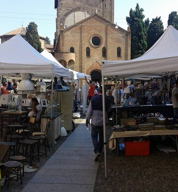 Mercato dell'antiquariato in Piazza Santo Stefano